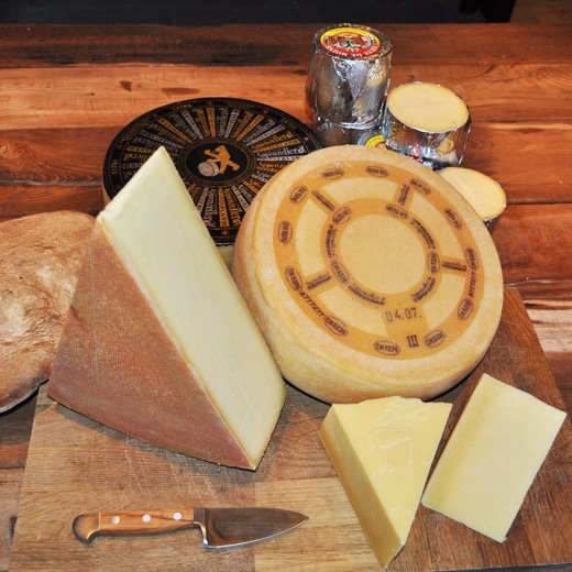 lote de quesos suizos Petra Mora