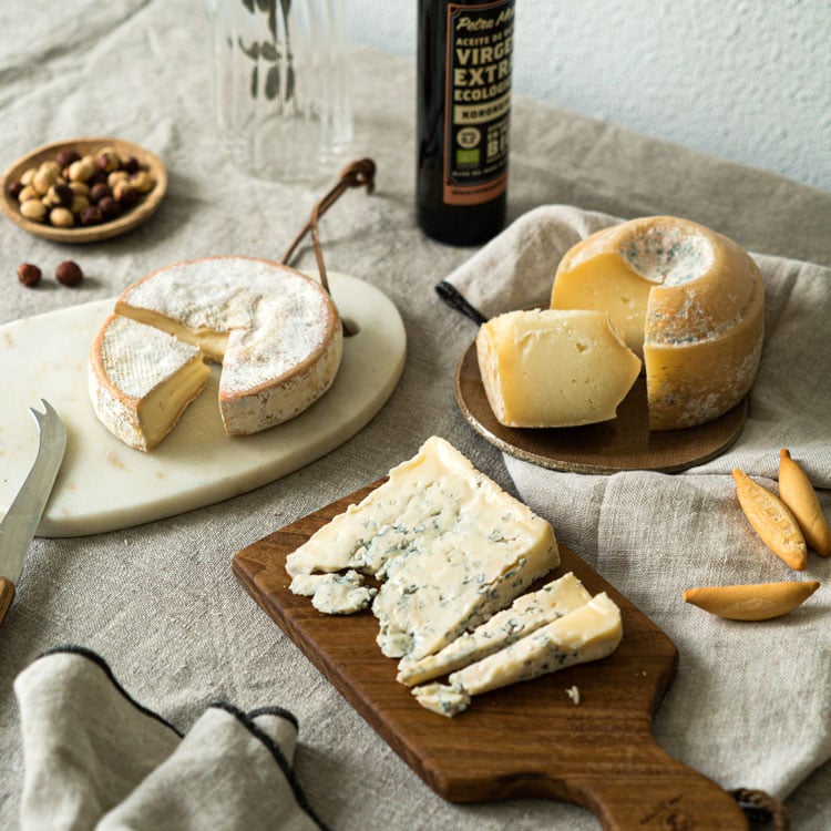 queso lazana, tronchón y queso azul de Valdeón de petra mora